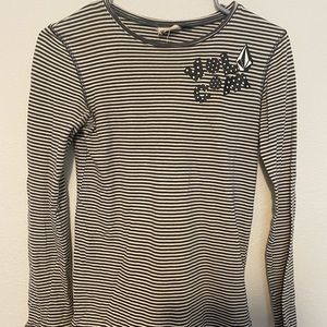 Size Small volcom long sleeve tee
